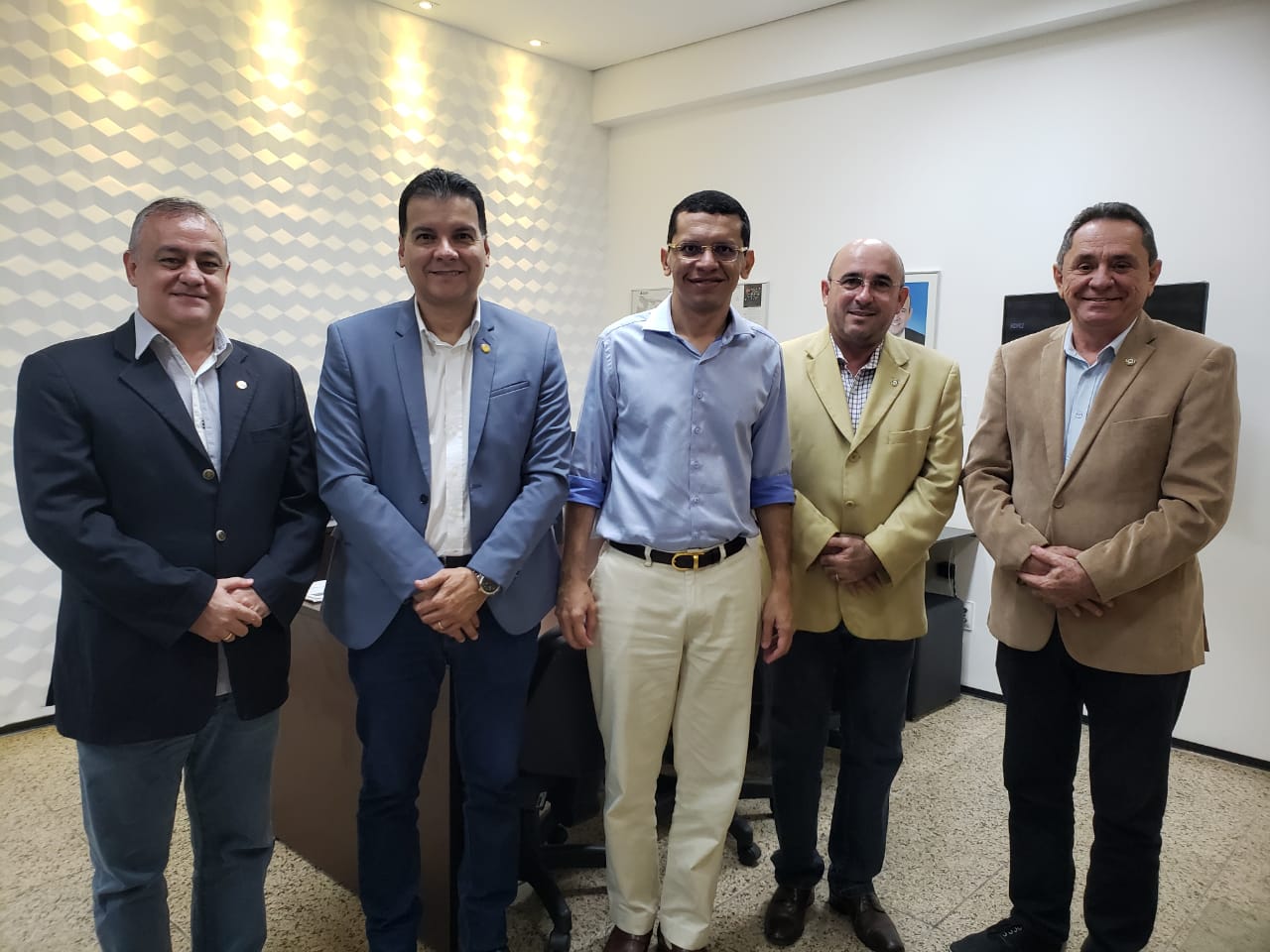 Negociação para nova sede do CRA-CE avança